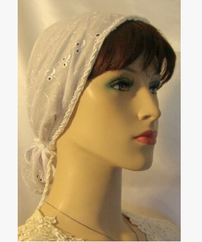 Cotton Eyelet Snood: Stay Cool and Covered Elegant Cotton Eyelet Snood